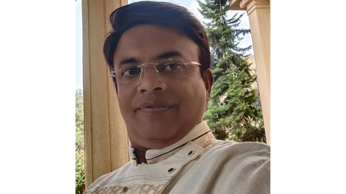 A Village Man with a World in His Home: Shri Shekhar Khomne of Khamgaon Turns Six Passions into a Treasure Trove for Learners