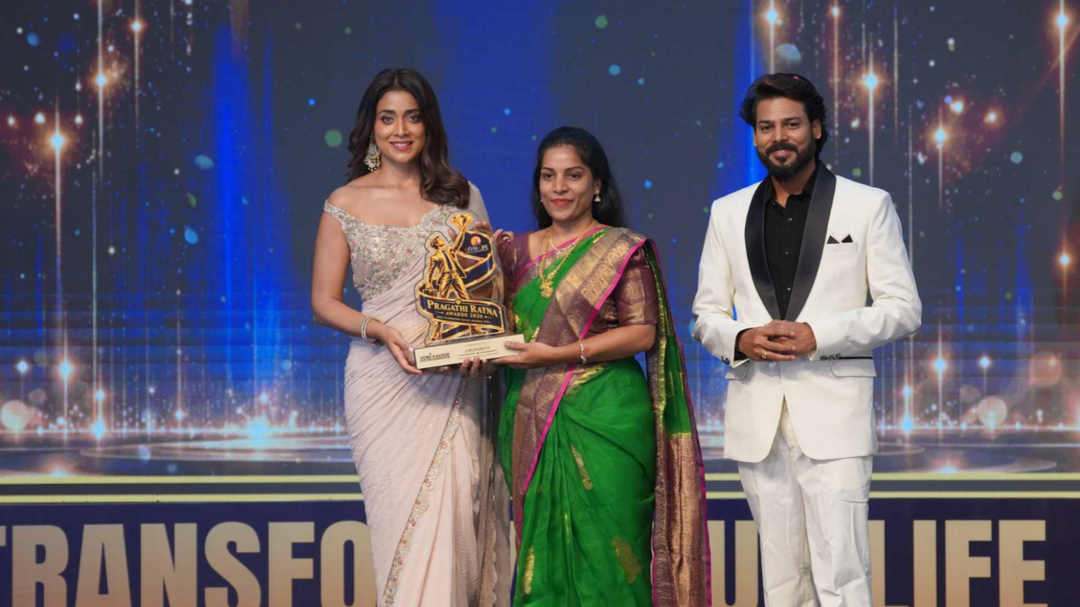 J. Rupadevi of Mavin Wellness Honoured with Wellness Business Excellence Award by Shriya Saran at Pragathi Ratna Awards 2026